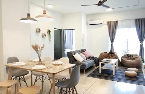 Usj 1 Apartment | Subang City Residence, Spacious Home with Balcony, Walking Distance to Summit, 5min to Sunway