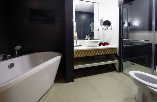 Valencia Hotel | Summit Hotel Magnolia