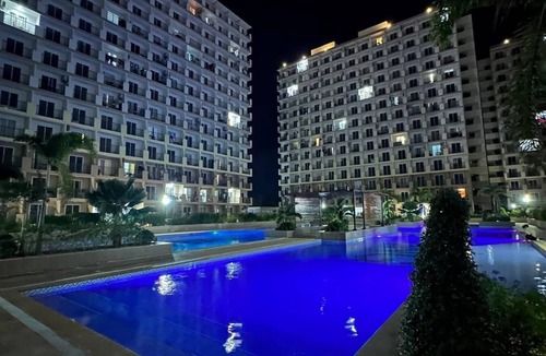 Lapu-Lapu Condo | Sun Drift Island Stay near Airport&Beach, with free Pool and Parking