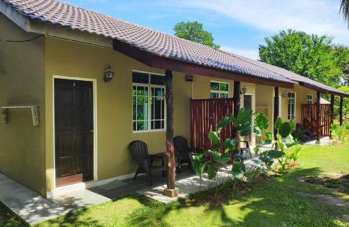 Air Hangat House | Sunset Bay Cottage