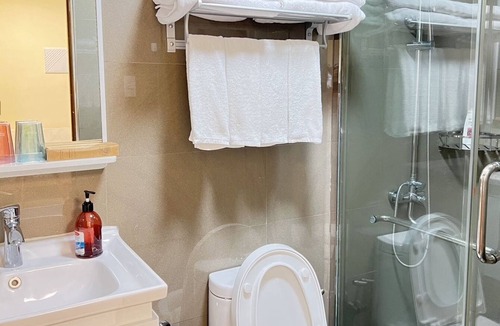 Ermita Condo | Sunset Dream Bay