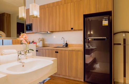 Makati Apartment | Sunset Serenity King Suite
