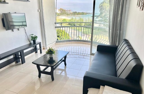 Taman Haji Zainal Apartment | Sunshine Seaview Suites By MAISON