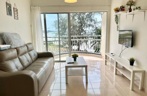 Taman Haji Zainal Apartment | Sunshine Seaview Suites By MAISON