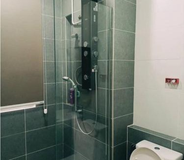 Miri Apartment | Superb Miri Times Square Large 6 Pax 2 Rooms & 2 Baths 1 Kitchen with View