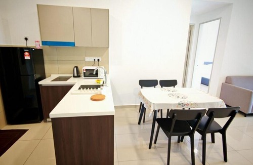 Puchong House | Suria Garden Master Room - Private Toilet Bathroom - Living Room Shared