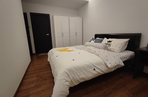 Kuching Apartment | Sweet Retreat 3 bedrooms with balcony