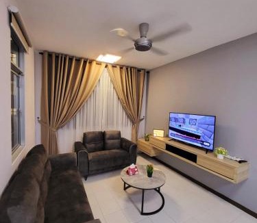 Kuching Apartment | Sweet Serene 3BR Riverfront Kuching I 1 Parking