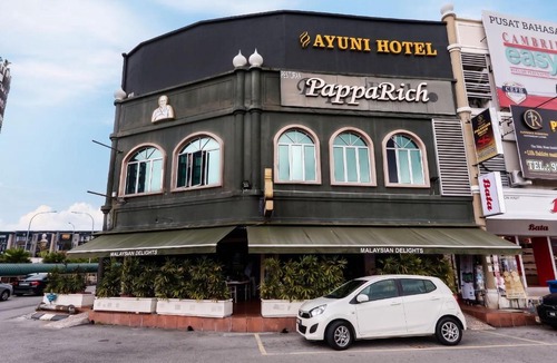 Bangi Sentral Hotel | Swing & Pillows - Ayuni Hotel, Bangi Selangor