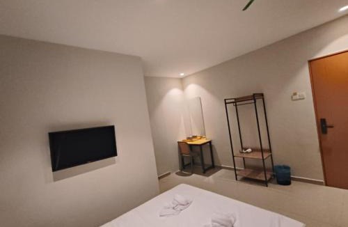 Klang Hotel | Swing & Pillows - Bukit Tinggi, Klang