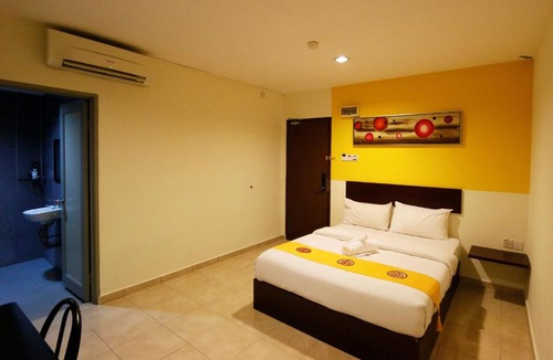 Ipoh Hotel | Swing & Pillows - Golden Roof Hotel Falim, Ipoh