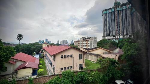 Pekeliling Hotel | Swing & Pillows - Sentul Titiwangsa