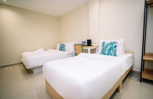 Bukit Bintang Hotel | Swing & Pillows - Times Square, Bukit Bintang