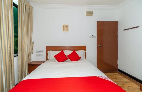 Downtown Kota Kinabalu Hotel | Switz Paradise Hotel - 5 minute walk to Centre Point and 10 minute walk to waterfront-