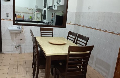 Kampung Geliga Besar House | Syaza Homestay