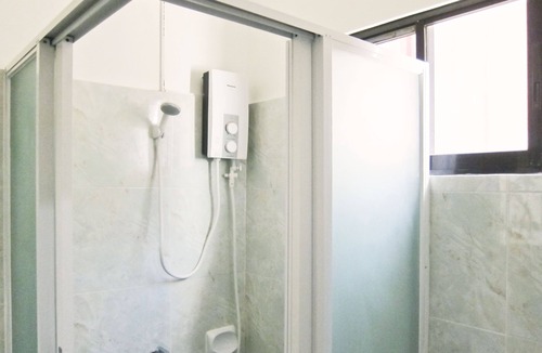 Santa Fe Bed & Breakfast | SYKE's Apartment - Twin Room | Bantayan Island | Santa Fe
