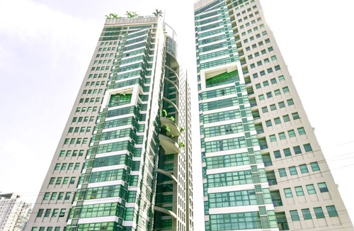 South Triangle Apartment | Symphony Tower 44sqm Quezon City - Full glass View