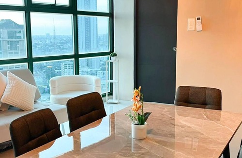 South Triangle Apartment | Symphony Tower 44sqm Quezon City - Full glass View