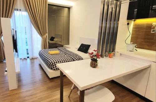 Seri Kembangan Apartment | Symphony Tower -Simfo 10- Free Wifi, Parking, Netflix