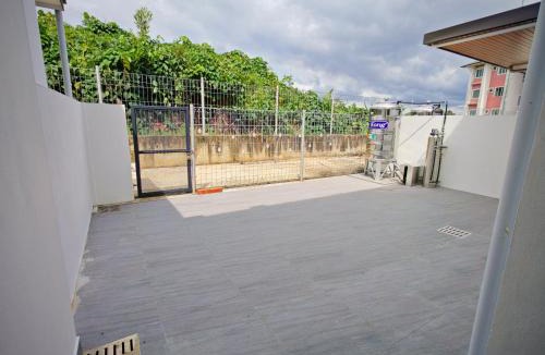 Kuching Villa | T&C Boxhill Gated 5 Min To Kuching Airport 12Pax