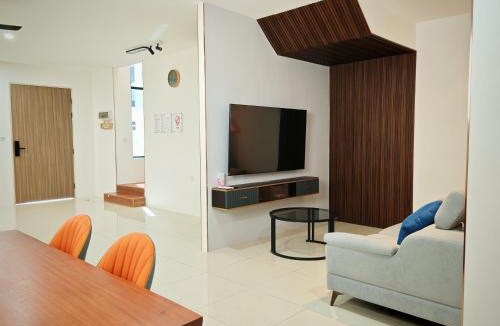 Kuching Villa | T&C Boxhill Gated 5 Min To Kuching Airport 12Pax
