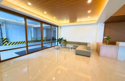 Mendez Crossing West Hotel | Tagaytay Haven Hotel