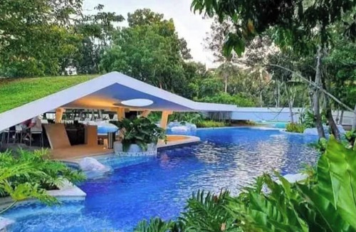 Maribago Condo | Tambuli Seaside Resort Luxury Studio