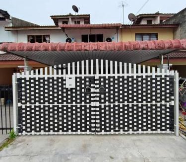 Tangkak House | Tangkak homestay Gunung Emas