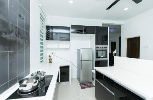 Tanjung Tokong Villa | Tanjung Bungah Villa 20 pax Mahjong Snooker and More Close to Beach