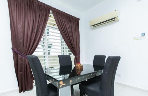 Tanjung Tokong Villa | Tanjung Bungah Villa 20 pax Mahjong Snooker and More Close to Beach