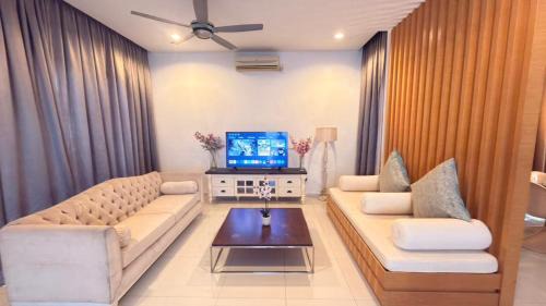 Bukit Kuin Satu House | TASEK VILLA STAY KotaSAS