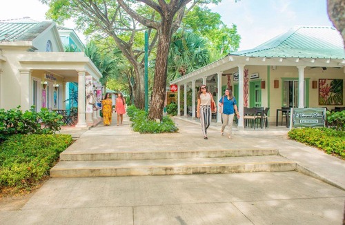 Punta Cana Apartment | Tastefully decorated apartment with centric location near shops and restaurants