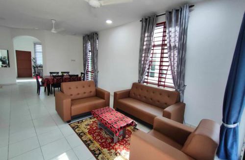 Kampung Keriang Dan House | TDH Homestay #3 with WI-FI