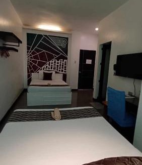 Legazpi Hotel | The ApplePeach House