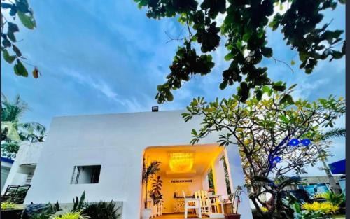 Roxas City Hotel | The Beach House and Bar