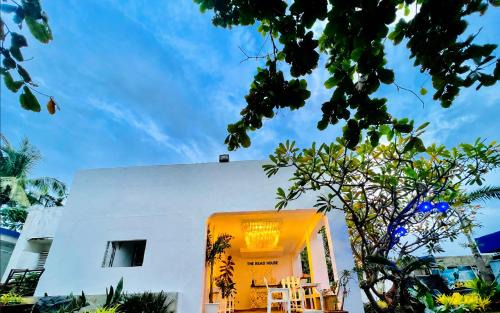 Roxas City Hotel | The Beach House and Bar