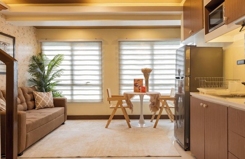 Ususan House | The BGC Loft Modern 1BR City Stay in Fort Victoria, BGC