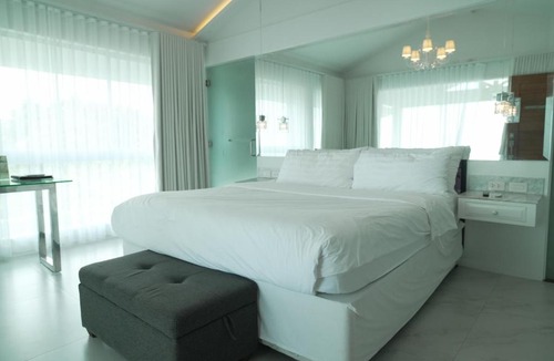 Tagaytay Hotel | The Carmelence View