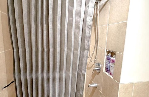 A. Bonifacio Apartment | The Celandine Condo Hotel near Ayala Mall Cloverleaf Balintawak