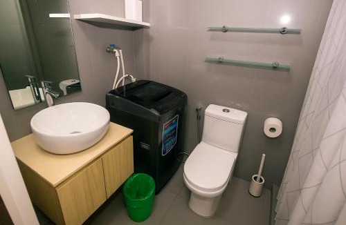 San Antonio Apartment | The Comfy Cove Swim Stream in Central Makati 2272