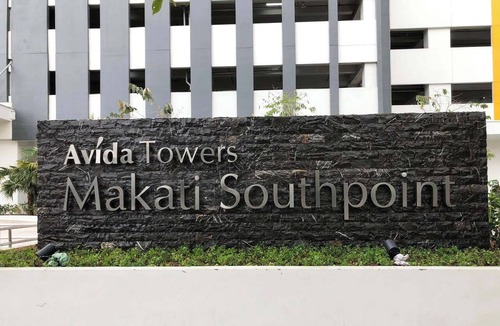 Bangkal Condo | The Executive Rentals-Makati Skyview Condo| Near Airport| Walk to Malls & MRT