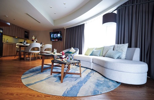 Plainview Apartment | The Hotel Residences at Aqua - Premier Suite