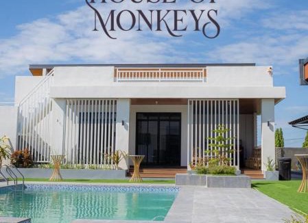 Gapan City Villa | The House of Monkeys