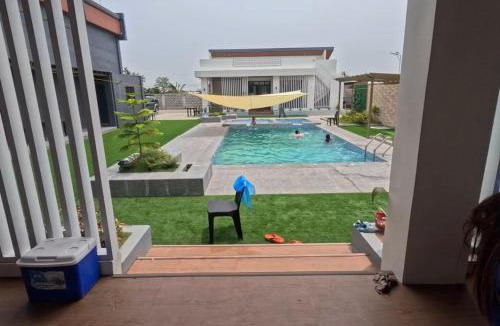 Gapan City Villa | The House of Monkeys