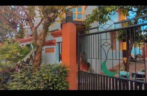 Alangalang House | The Kramer Residence: A/C, Youtube, Netflix