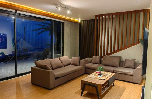 Cardona Villa | The LakeFront Villa