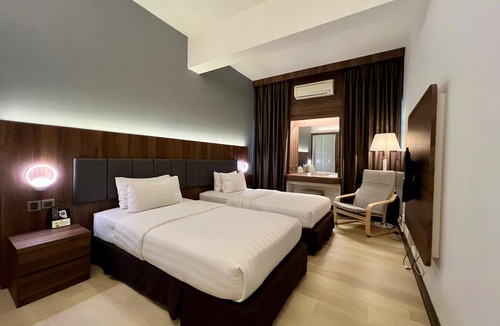 Pegawai Hotel | The Landmark Hotel