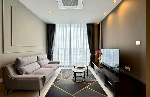 Taman Charming Apartment | The Luxury Podium3R2B, 8pax YPM103