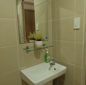 Highway Hills Apartment | The Metro Suite - 1BR Condo 36F with City View