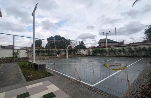 Project 4 Hostel | The most affordable COUCH SPACE in Metro Manila with Free WiFi